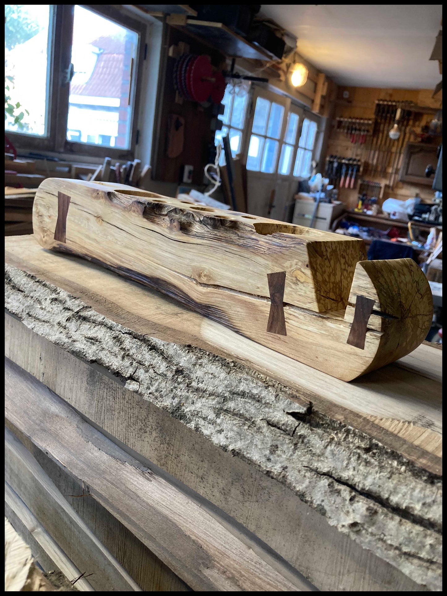Solid thuja wood desk organizer: a desk Thurganizer