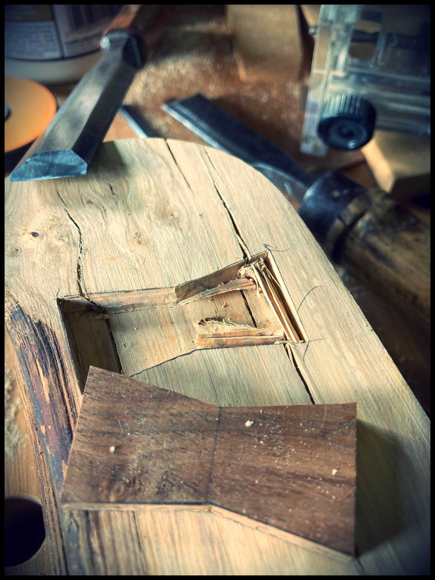 Solid thuja wood desk organizer: a desk Thurganizer