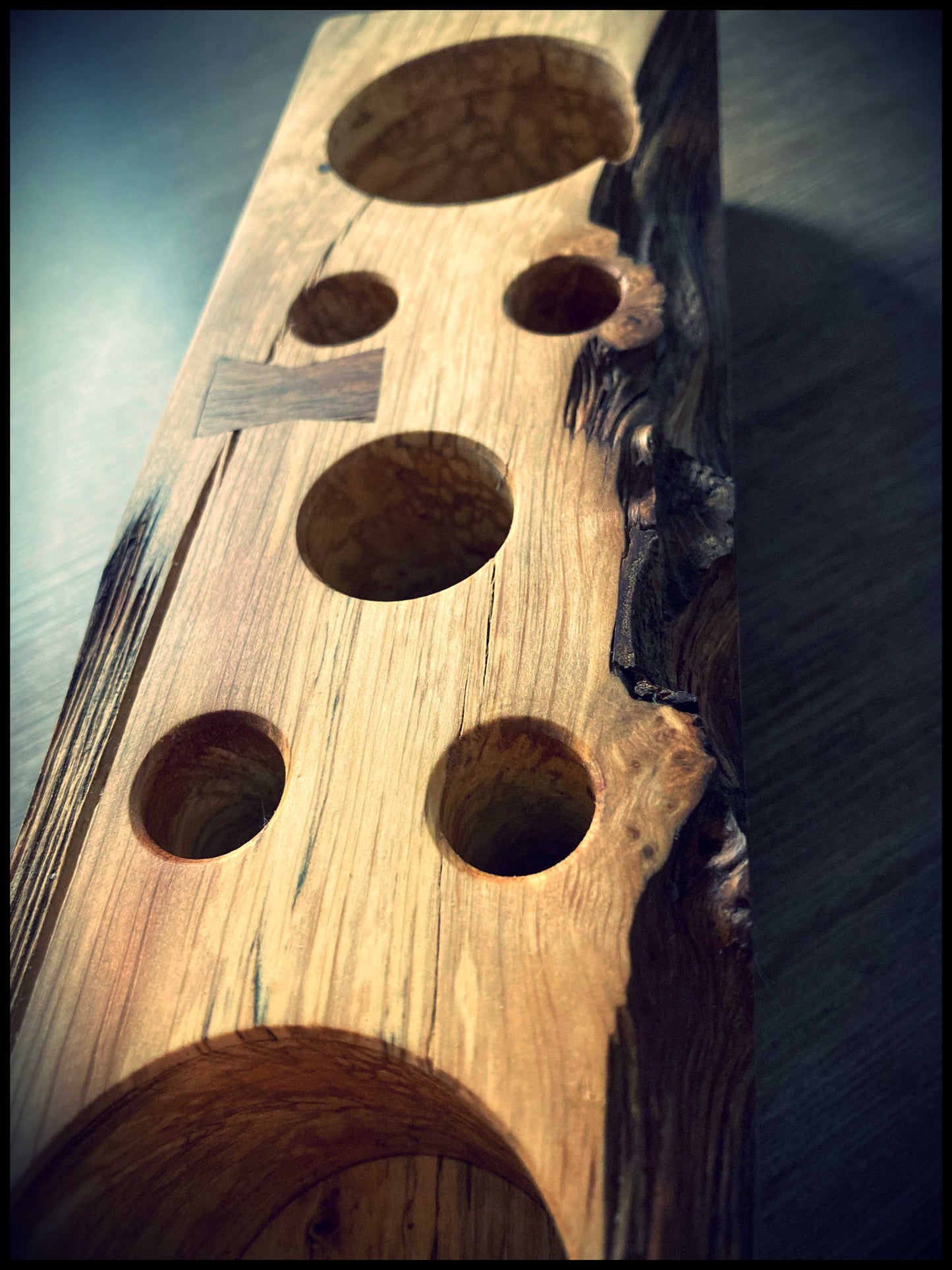Solid thuja wood desk organizer: a desk Thurganizer
