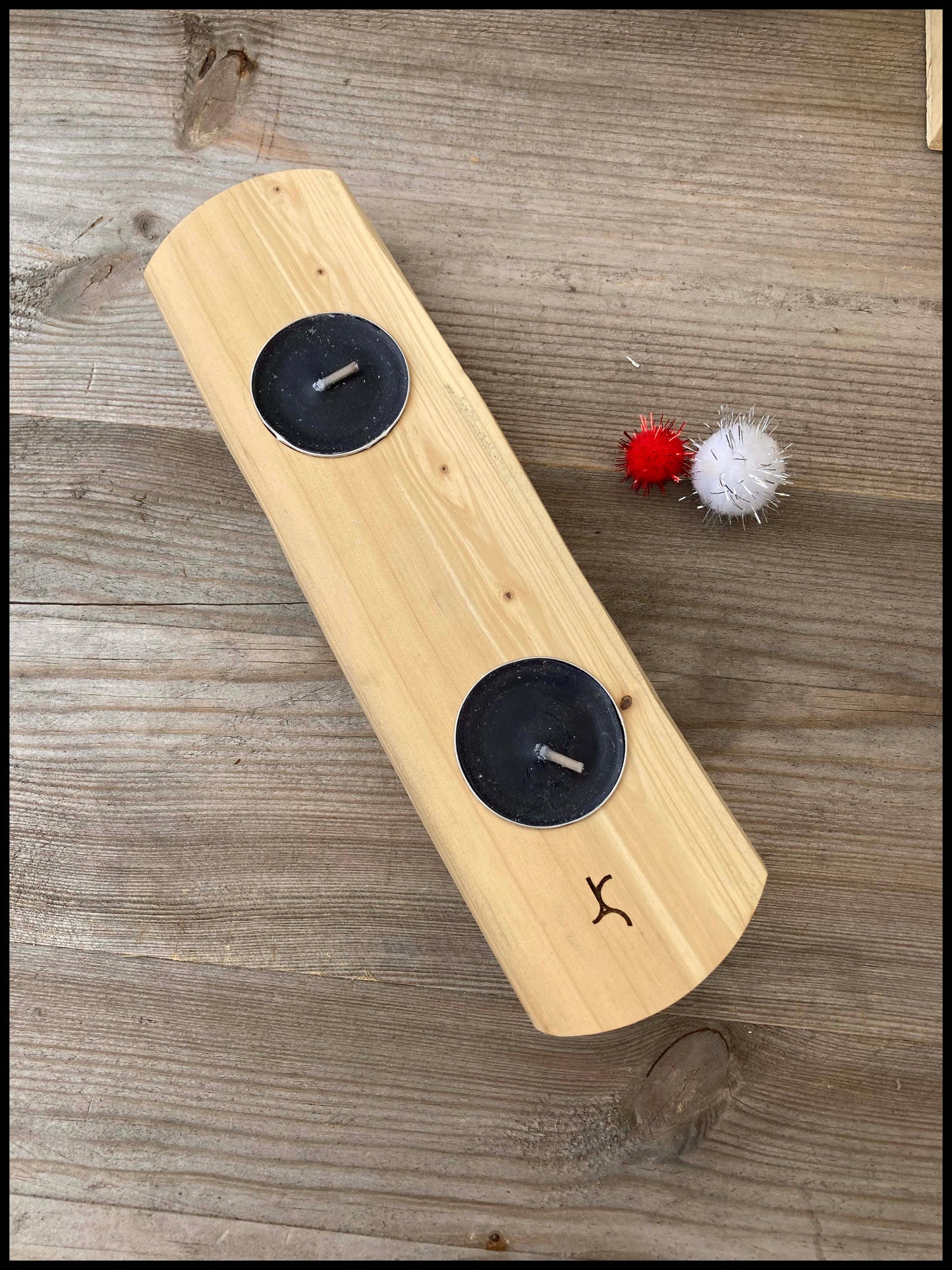 Candle holder in solid thuja wood: a double Thuya candle holder