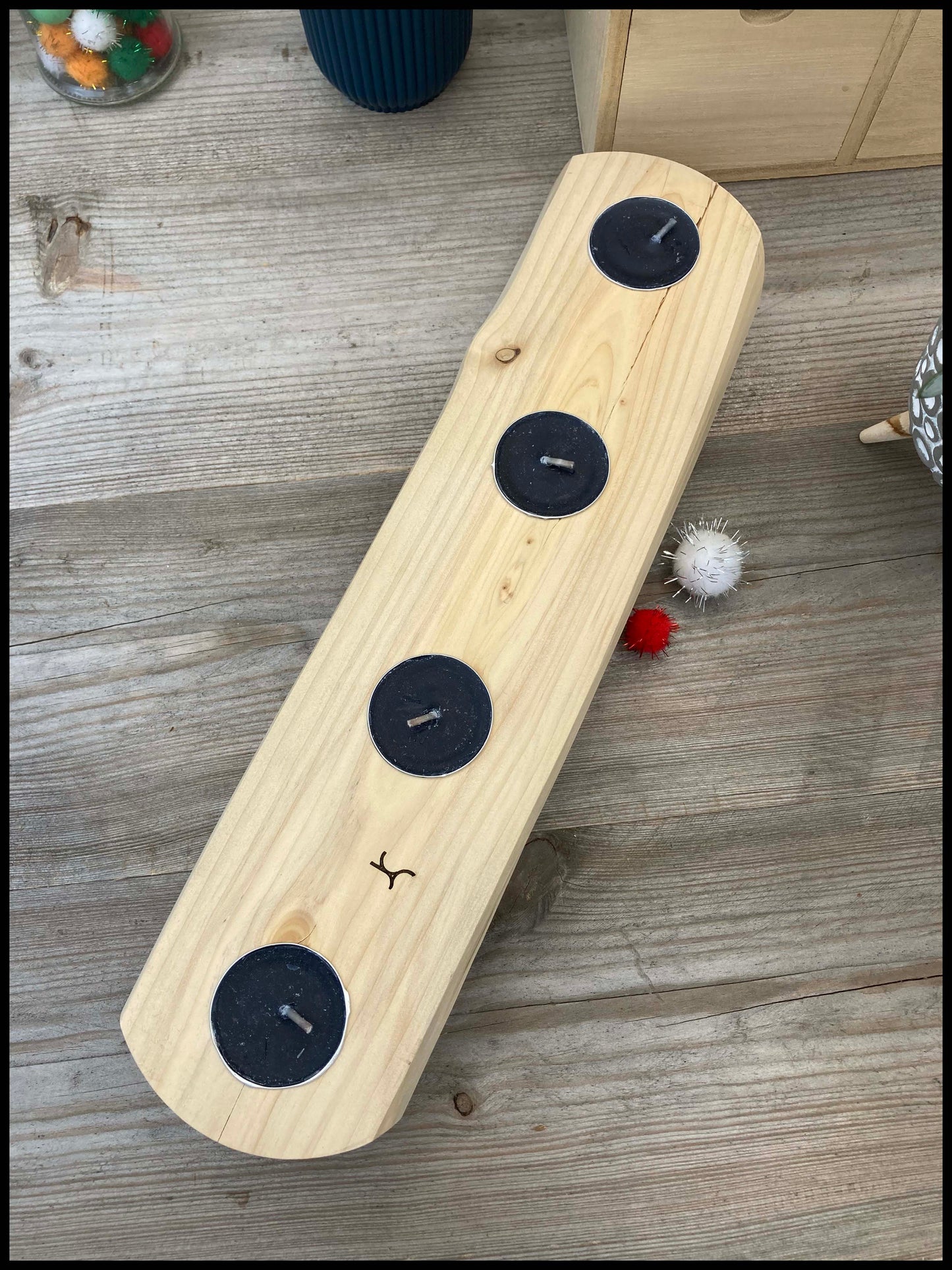 Candle holder in solid thuja wood: a quadruple Thuya candle holder
