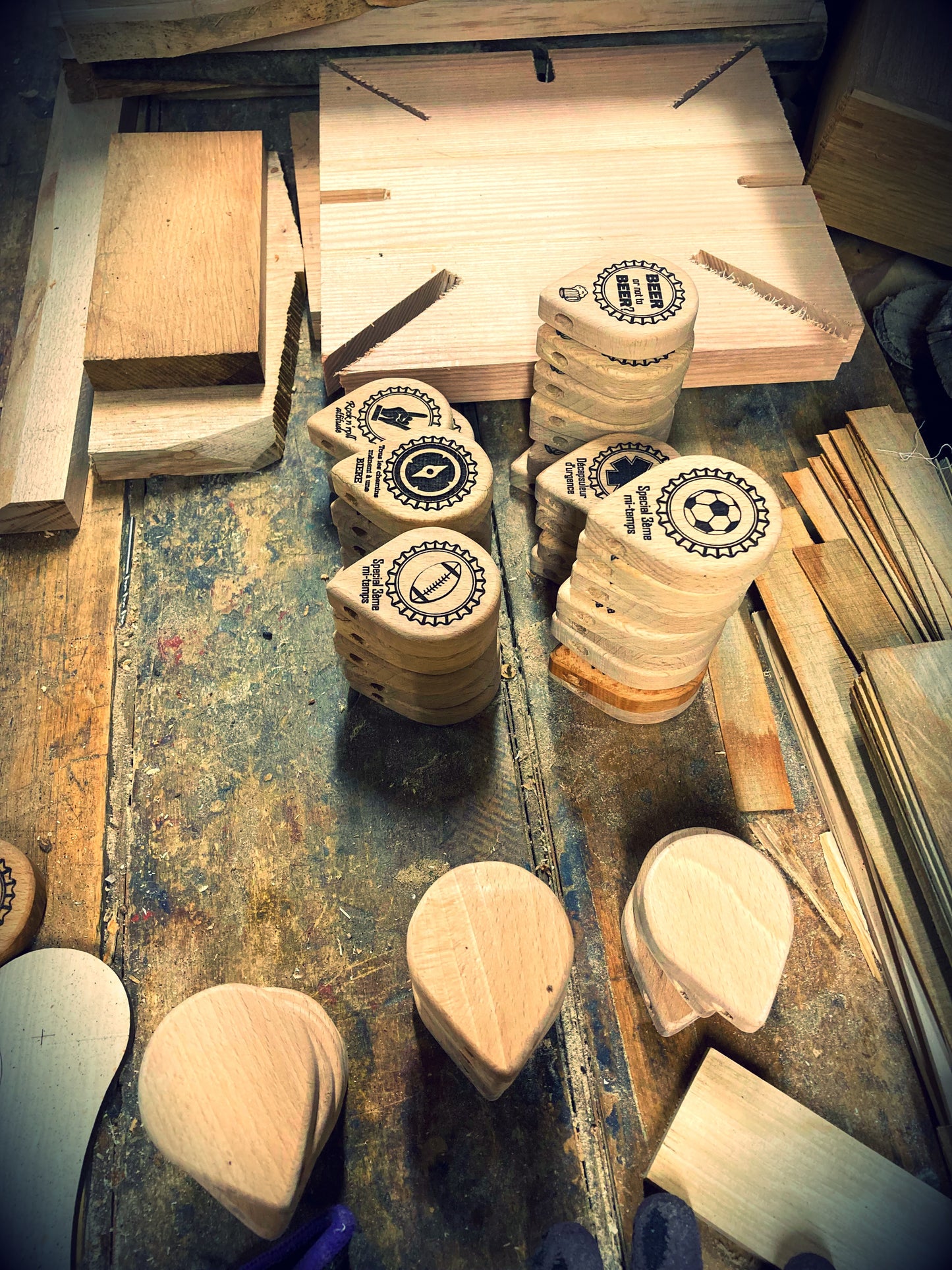Customizable manual bottle opener key ring in solid beech wood