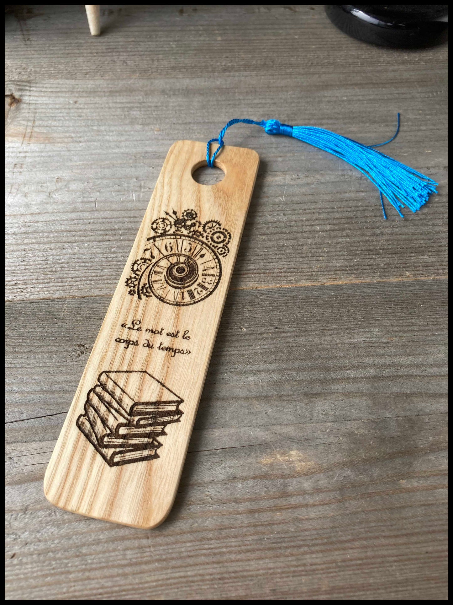 Ash wood bookmark, make your choice for this simple and soothing object!