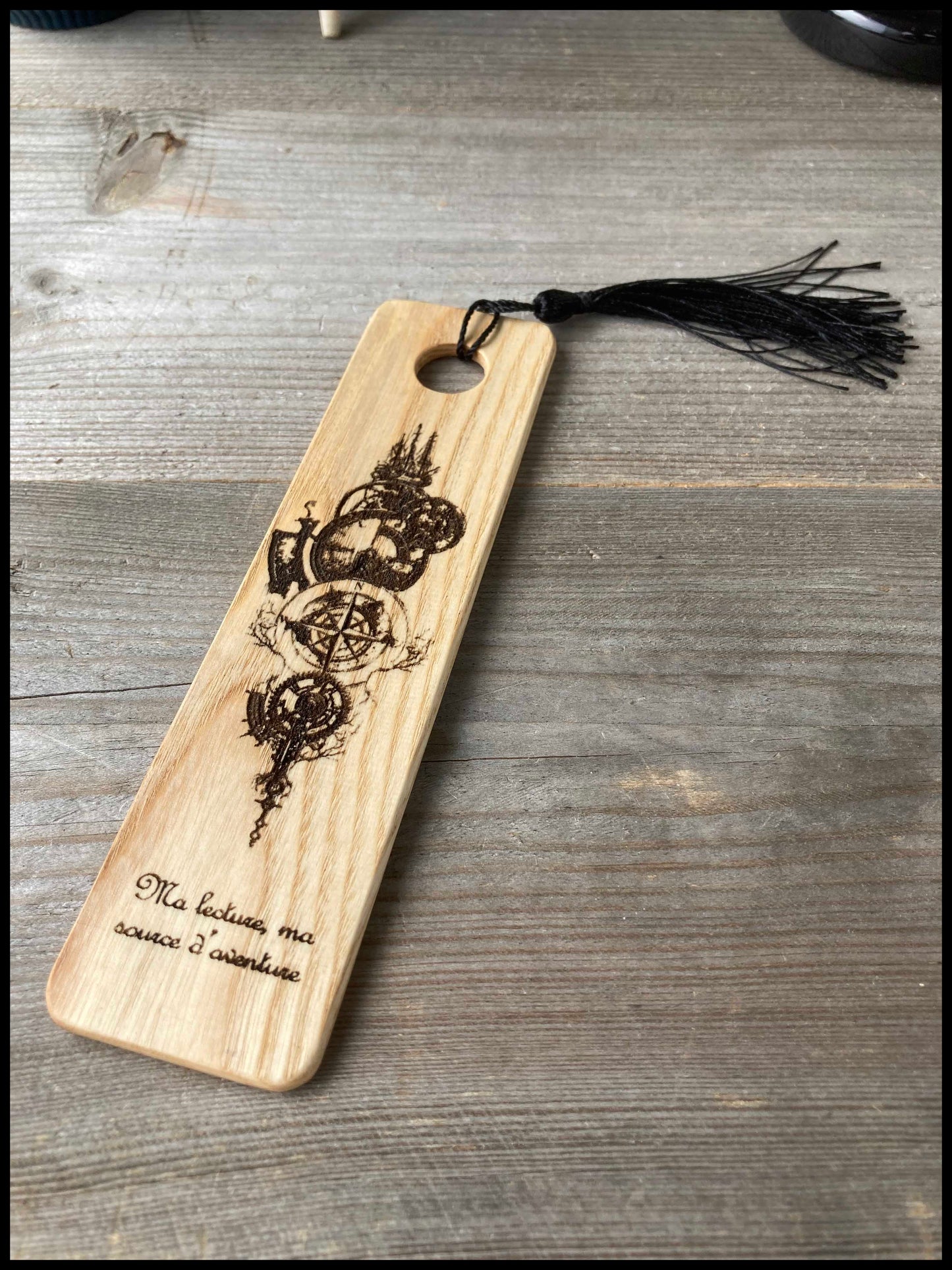 Ash wood bookmark, make your choice for this simple and soothing object!