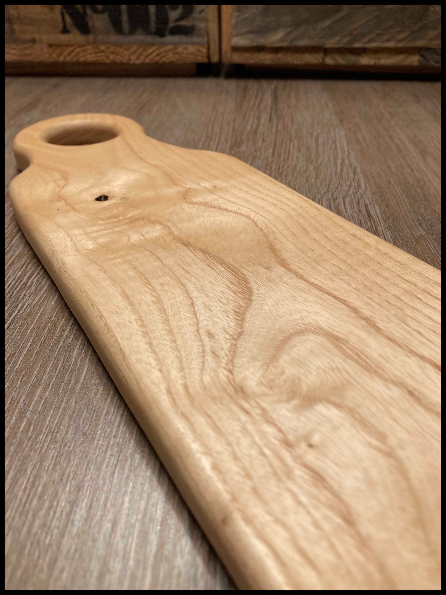 Solid ash wood cutting board: La Saucifrêne