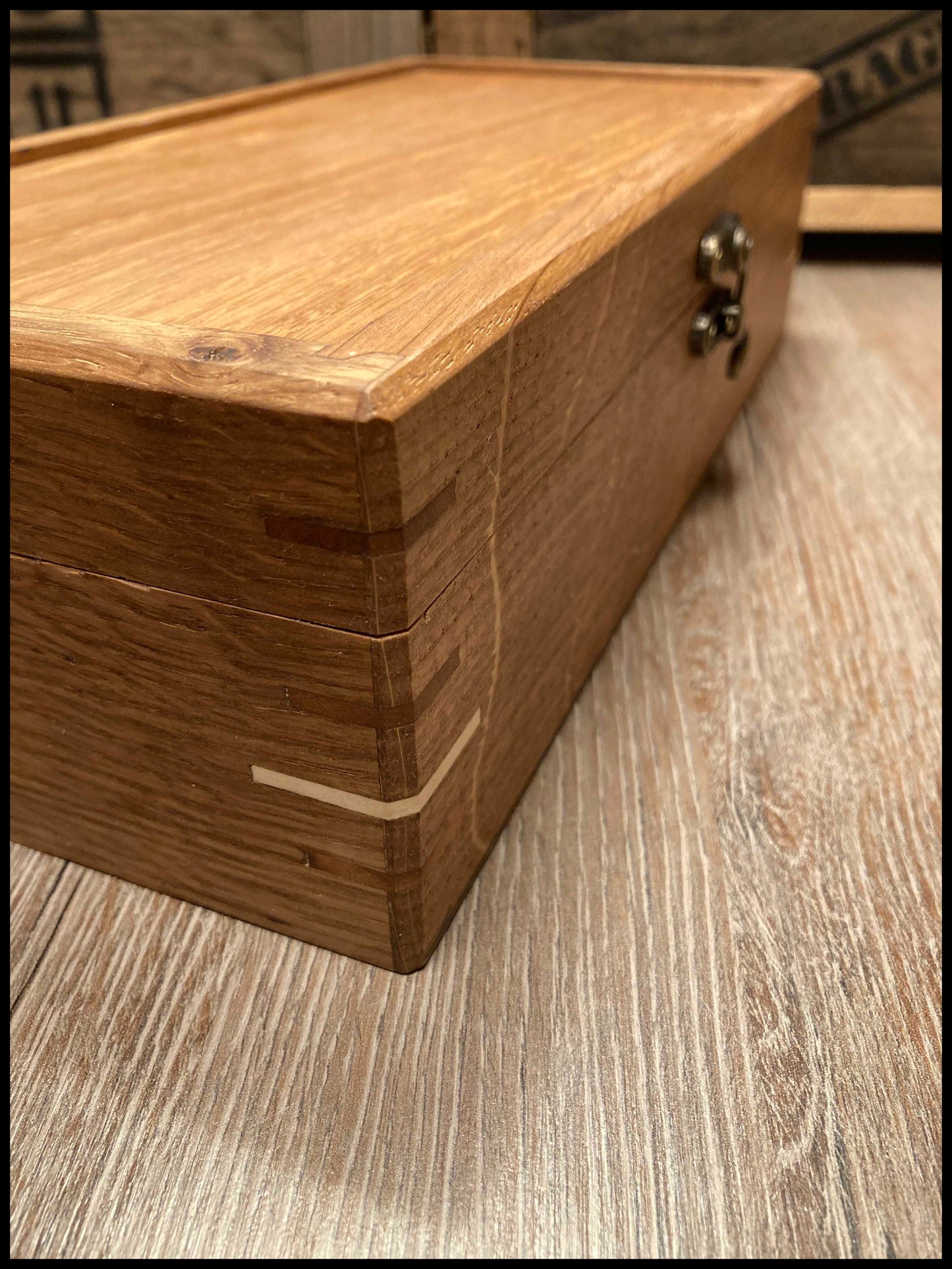 Jewelry box in solid ash and apple wood: La Pomme frênette