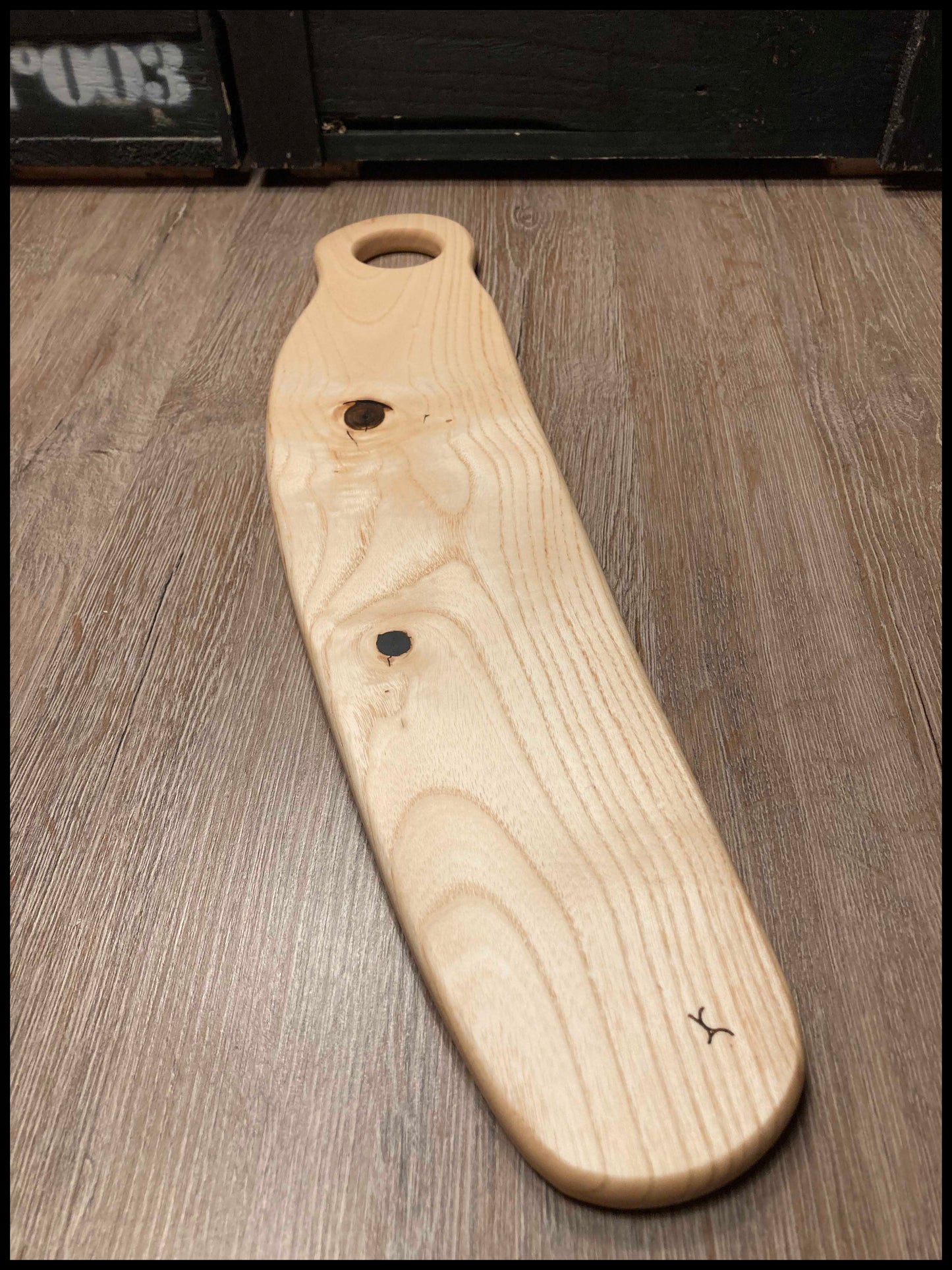 Solid ash wood cutting board: La Saucifrêne