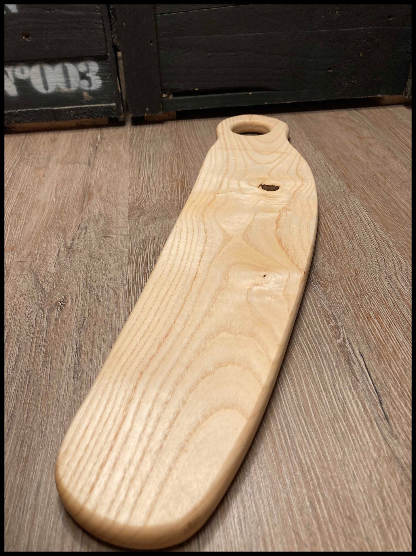Solid ash wood cutting board: La Saucifrêne