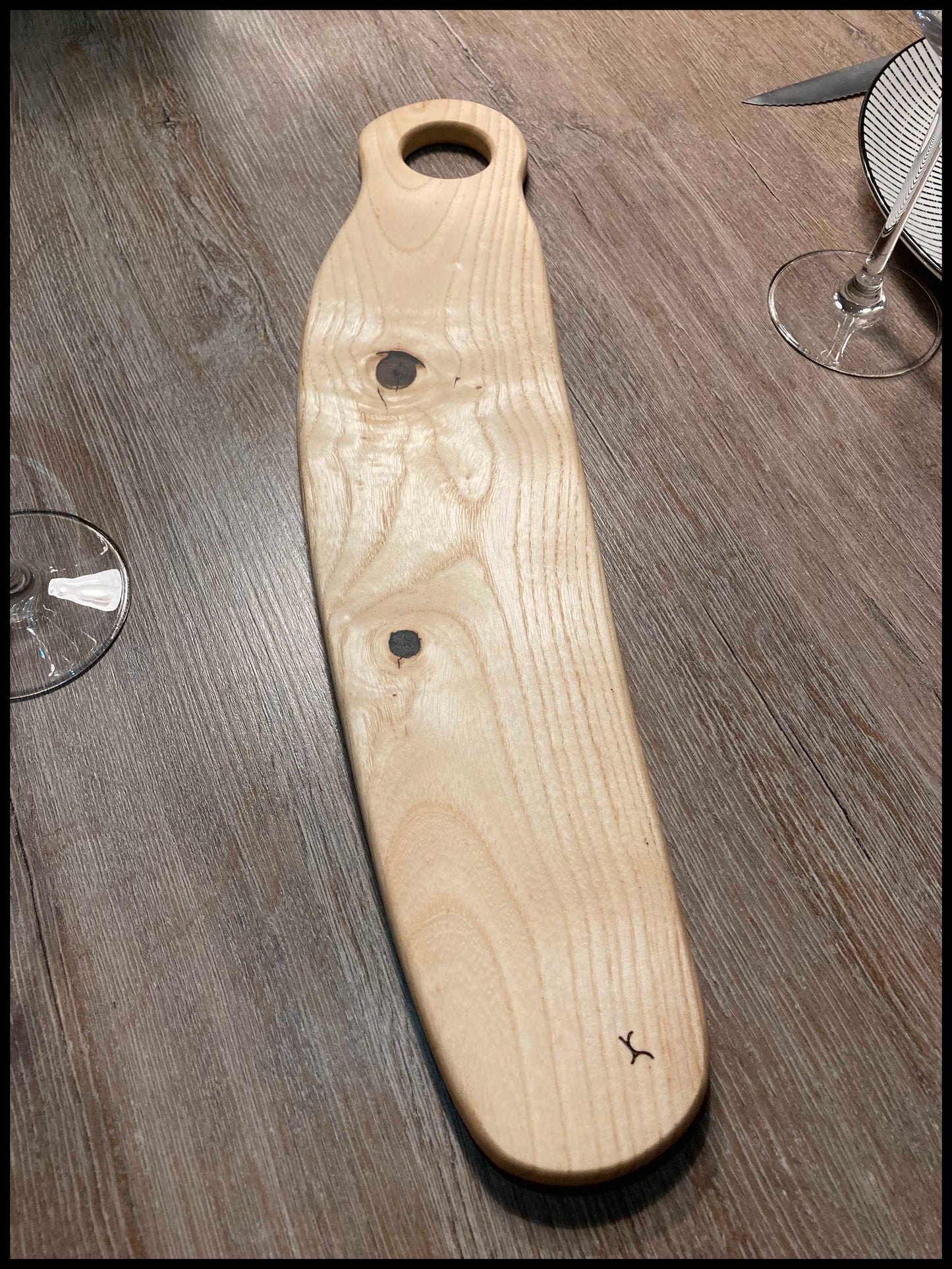 Solid ash wood cutting board: La Saucifrêne