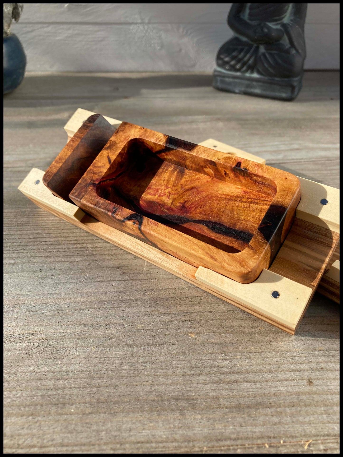 Jewelry box in solid ash and apple wood: La Pomme frênette