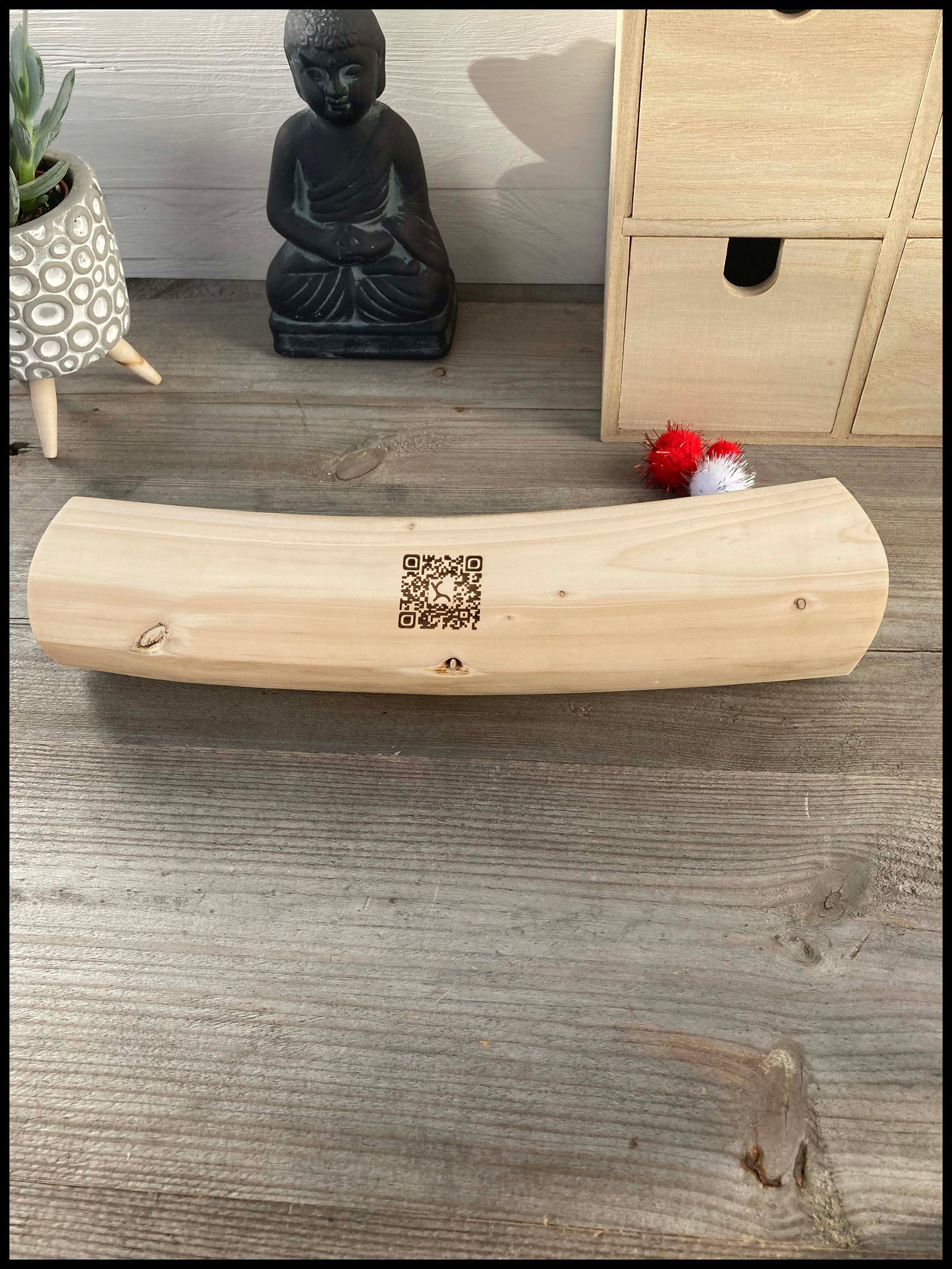 Candle holder in solid thuja wood: a triple Thuya candle holder