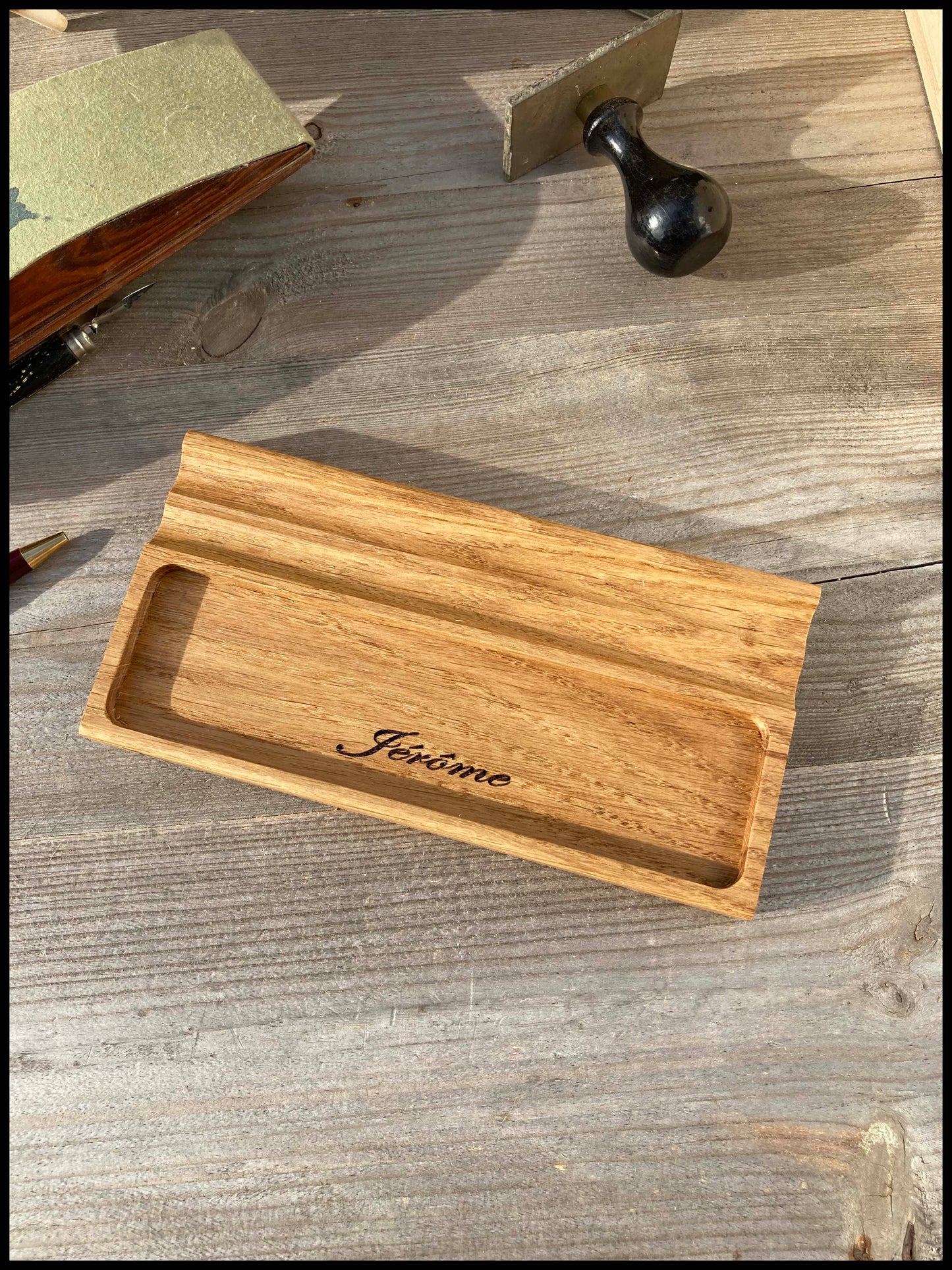 Customizable pencil case in solid oak wood, vintage effect guaranteed!