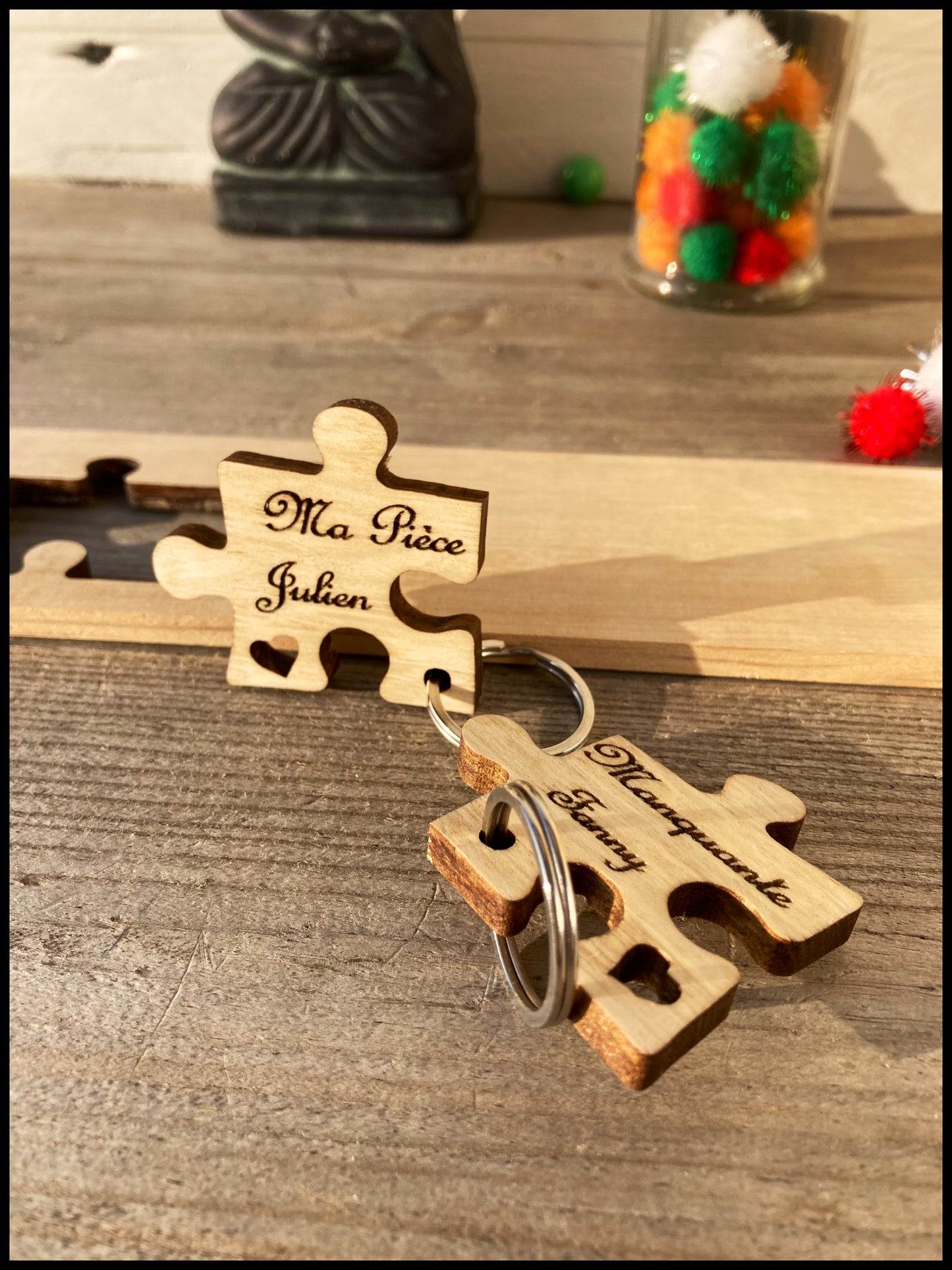 Charming solid wood double keyring: customizable charming puzzles