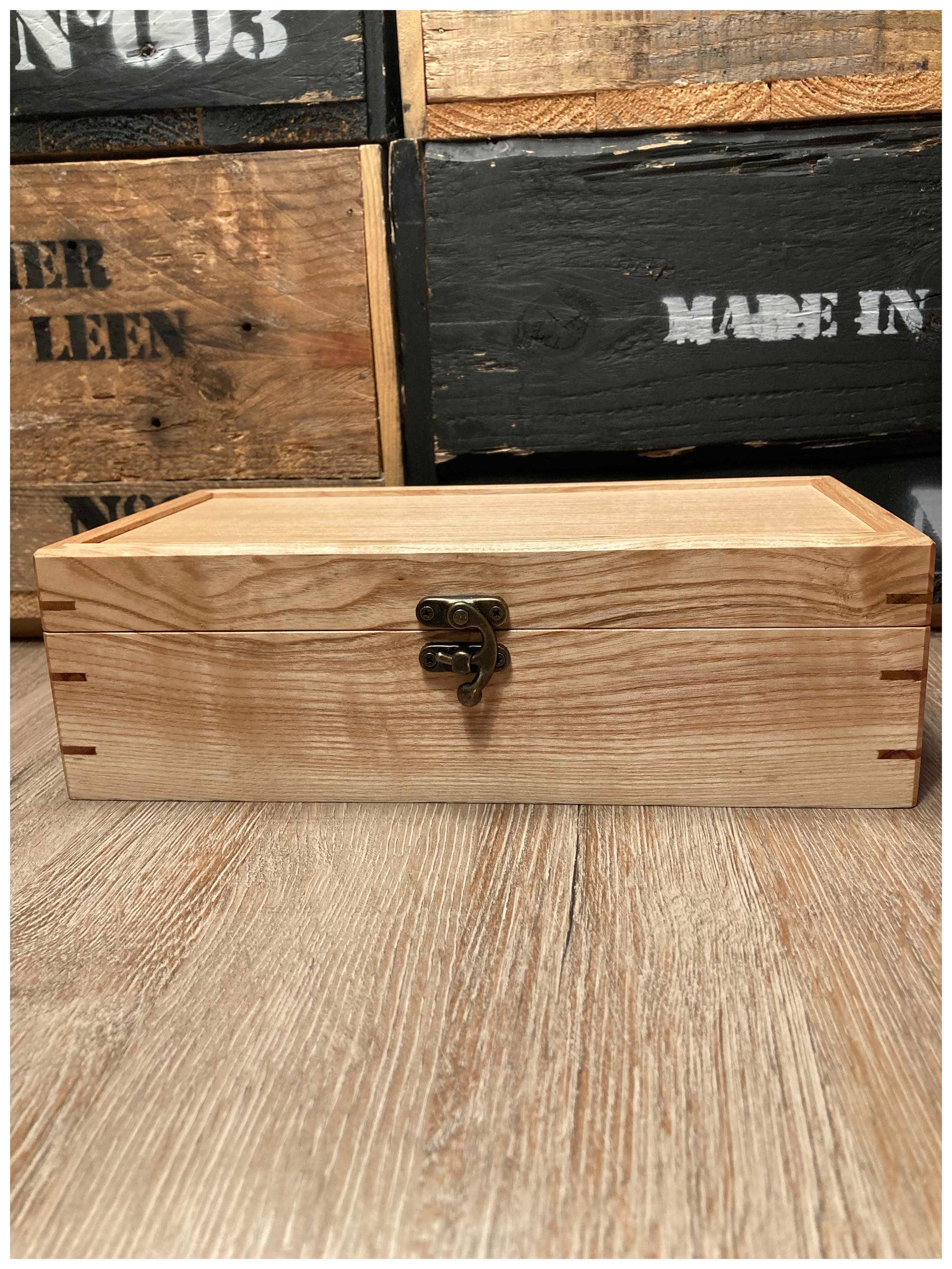 coffret montre bois massif frêne pour parent ou collectionneur