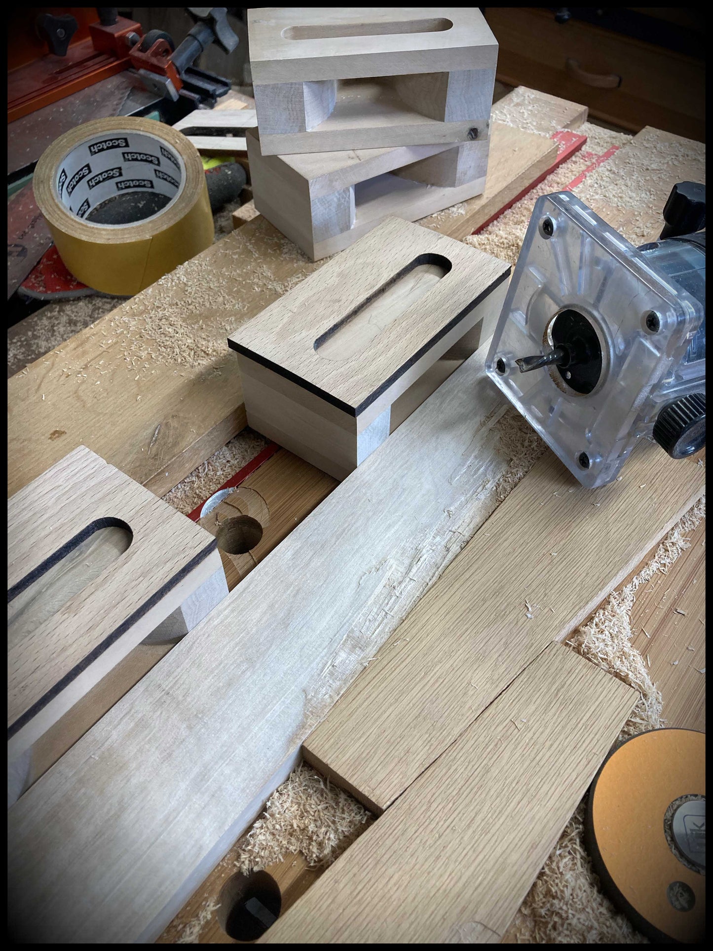 Passive speaker in solid hornbeam and ash wood: the resonant Charmette. 