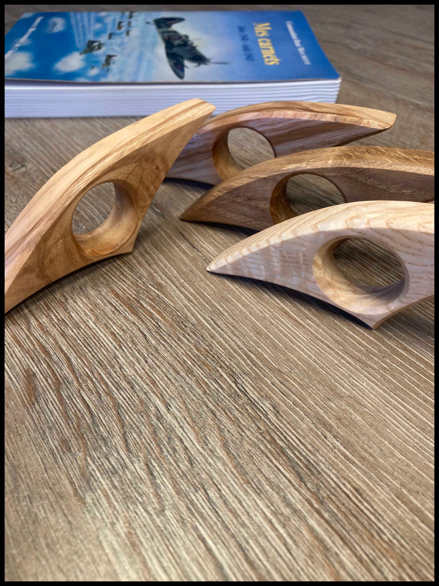 Bague de lecture en bois massif issus d'essences locales