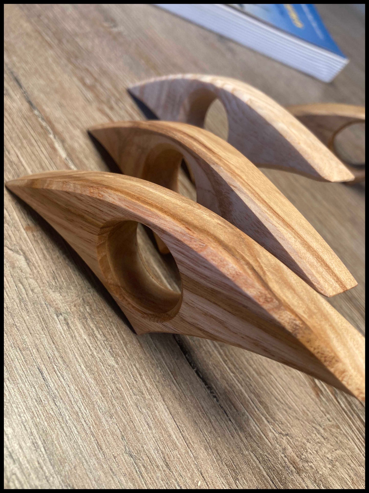 Bague de lecture en bois massif issus d'essences locales