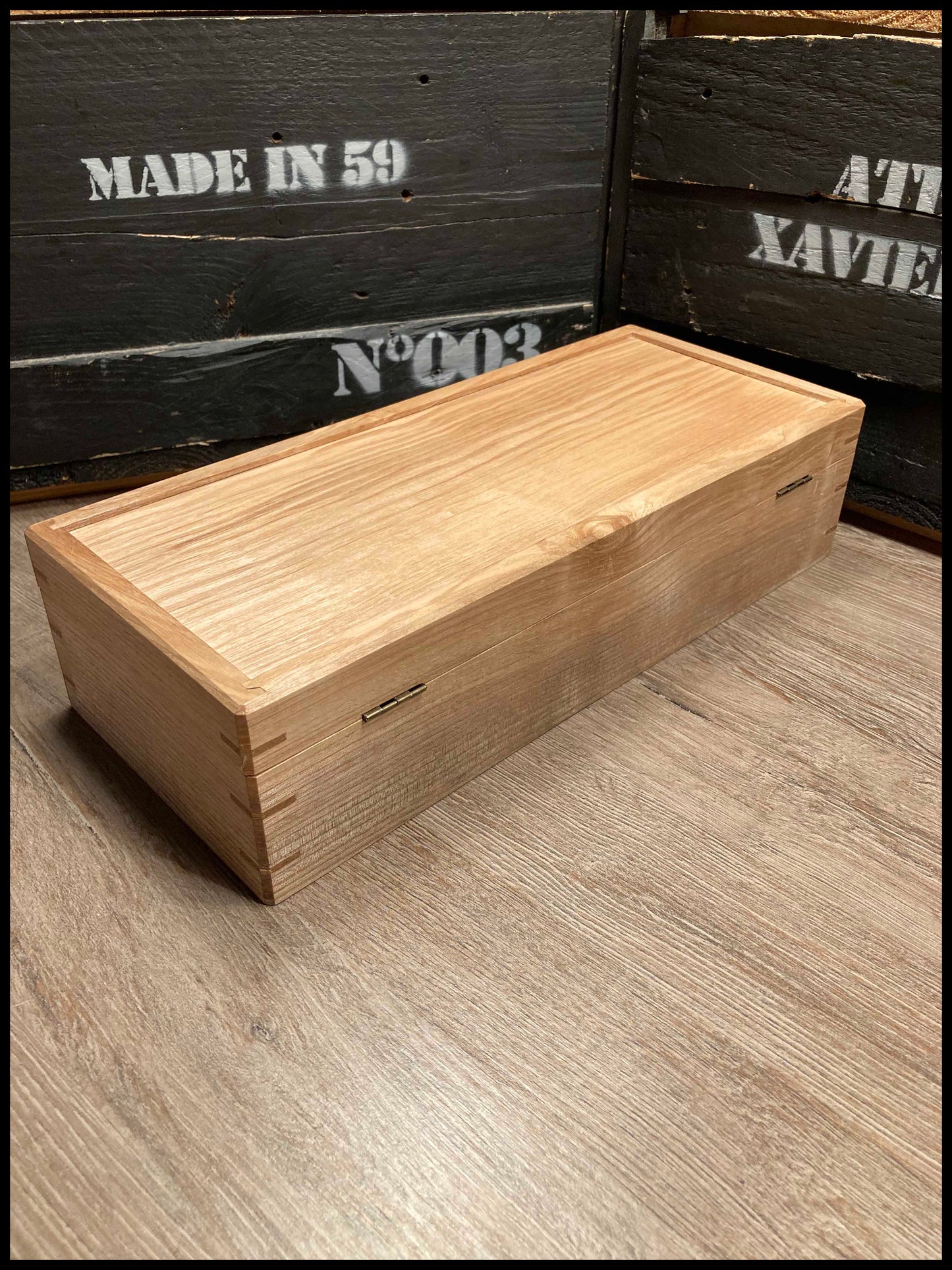 Boîte à montres 5 compartiments en bois massif de frêne avec clés de chêne, capitonné velours noir