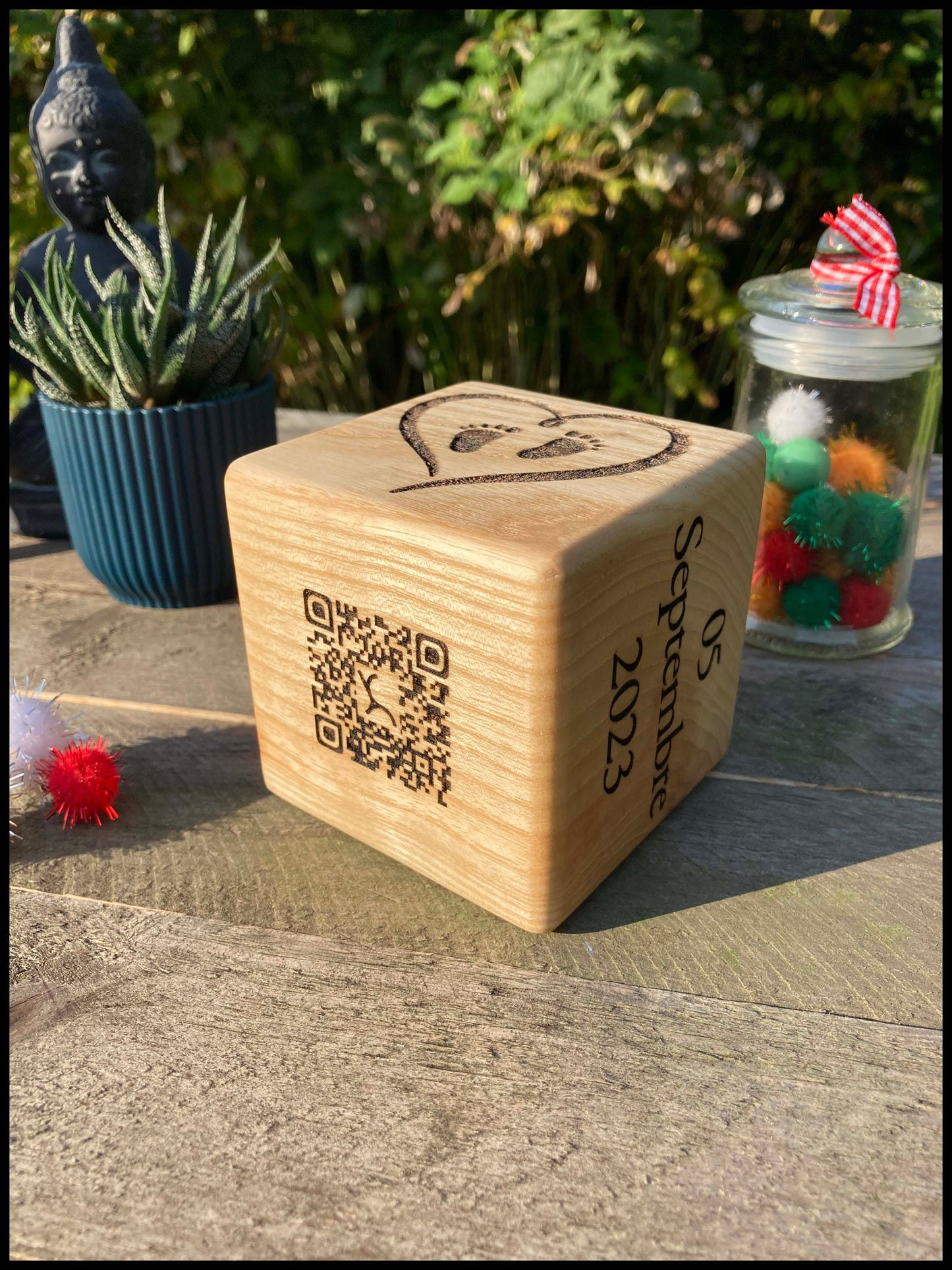 Birth cube in solid ash wood: the Neocube 80mm