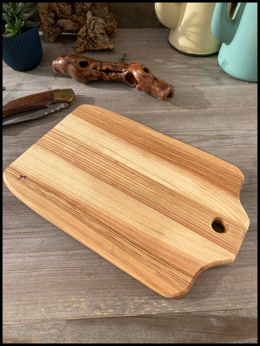 Solid ash wood cutting board: La Saucifrêne