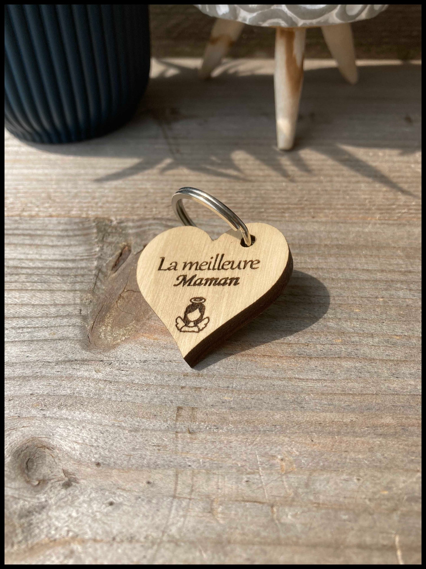 Porte-clés en bois massif de charme: les petits coeurs de charme, pour maman!