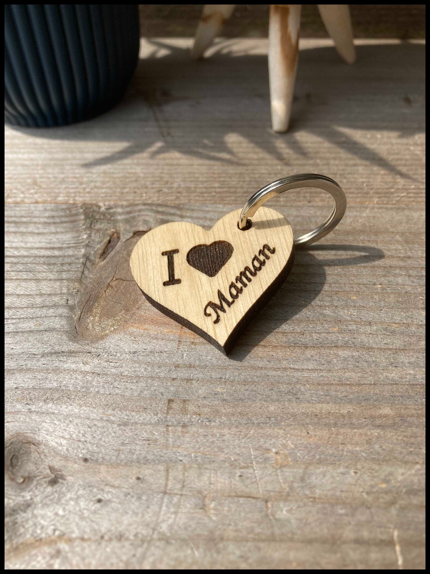 Porte-clés en bois massif de charme: les petits coeurs de charme, pour maman!