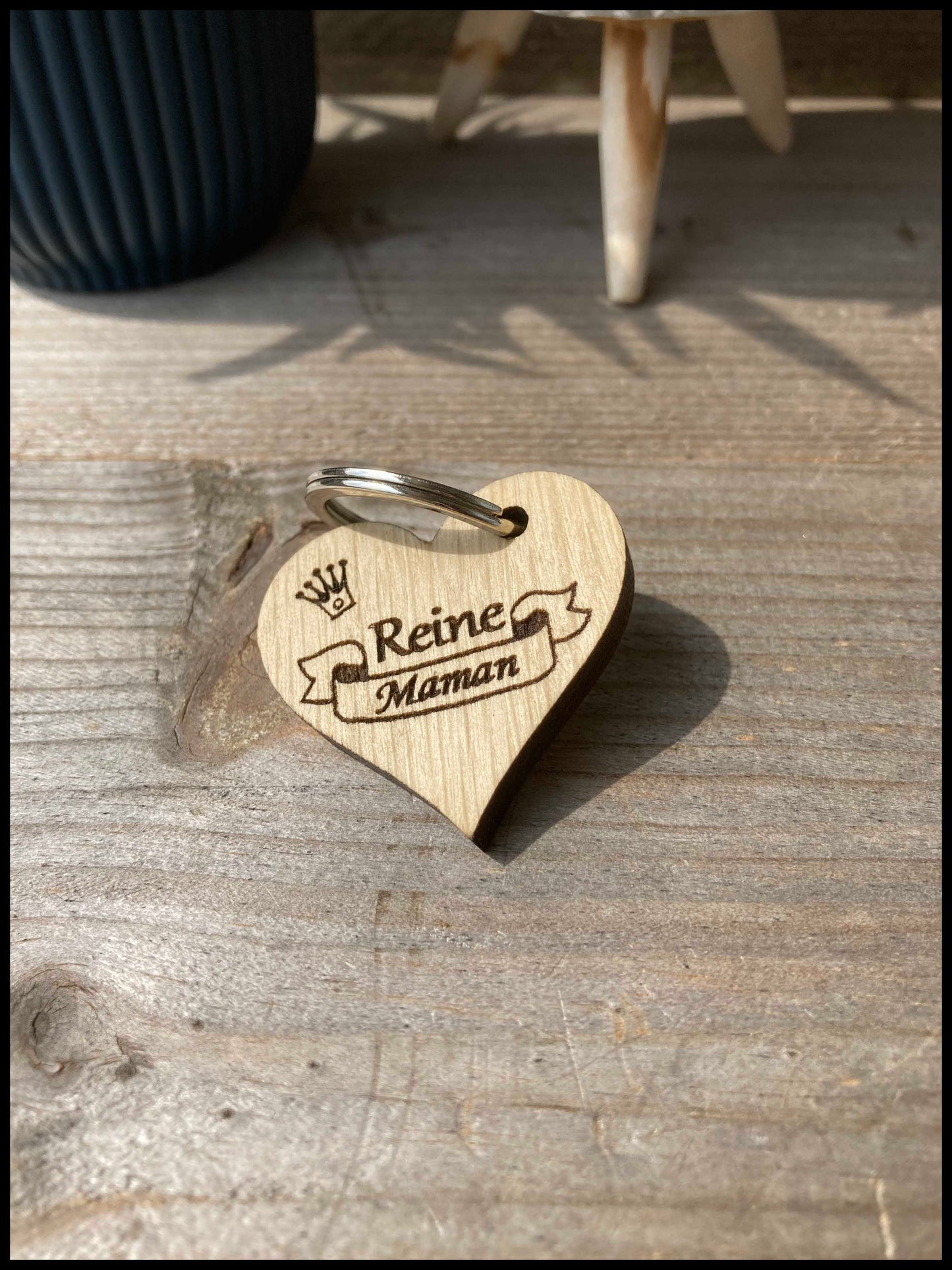 Porte-clés en bois massif de charme: les petits coeurs de charme, pour maman!