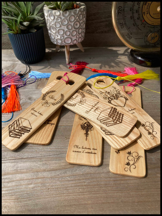 Ash wood bookmark, make your choice for this simple and soothing object!