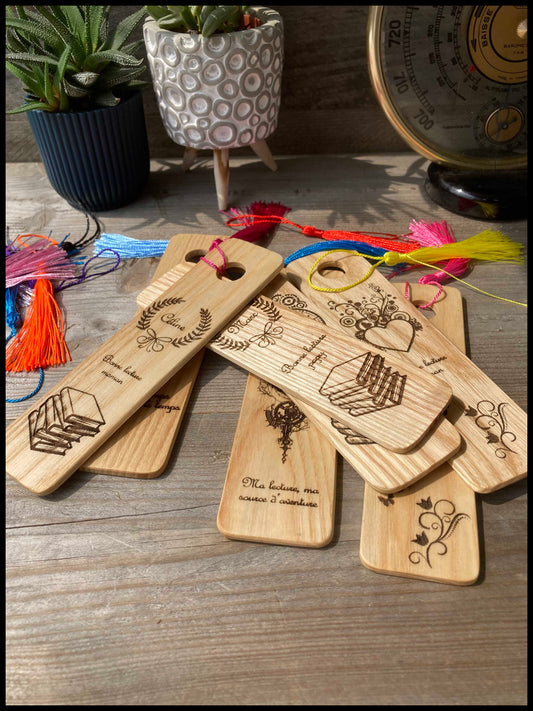 Marque page en bois de frêne, faites votre choix pour cet objet simple et apaisant!