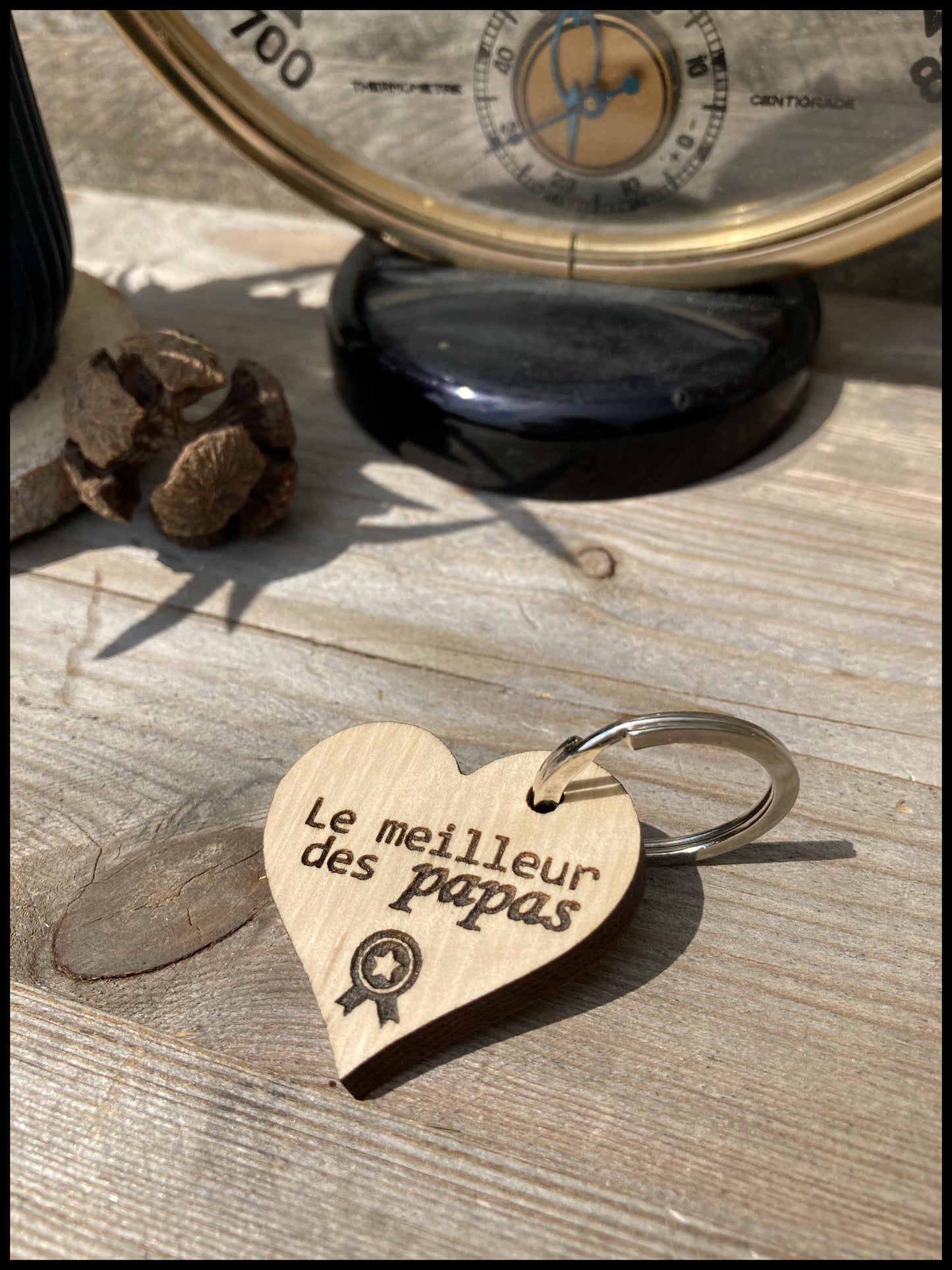 Charming solid wood keyring: little hearts with Mother’s Day charm!