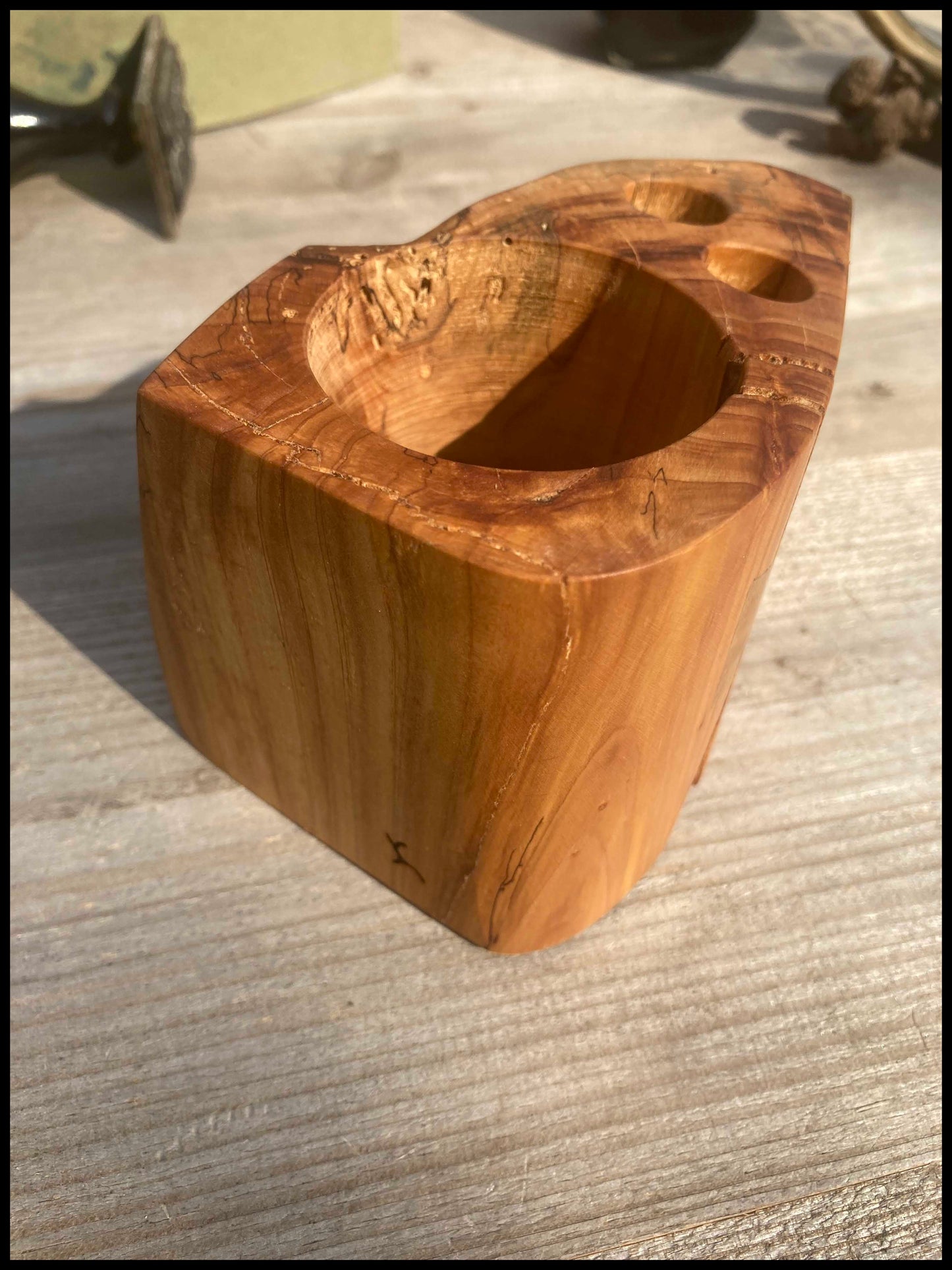 Solid thuja wood desk organizer: a desk Thurganizer