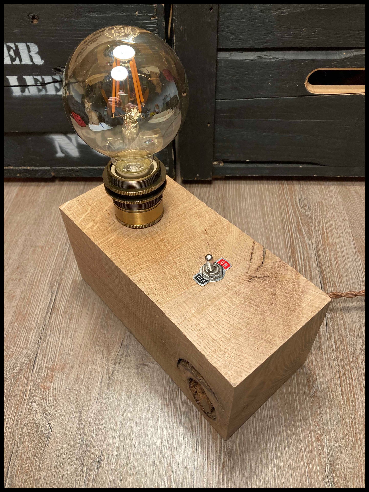 Industrial Edison lamp in solid oak and laburnum key: the Edison Beam with a key