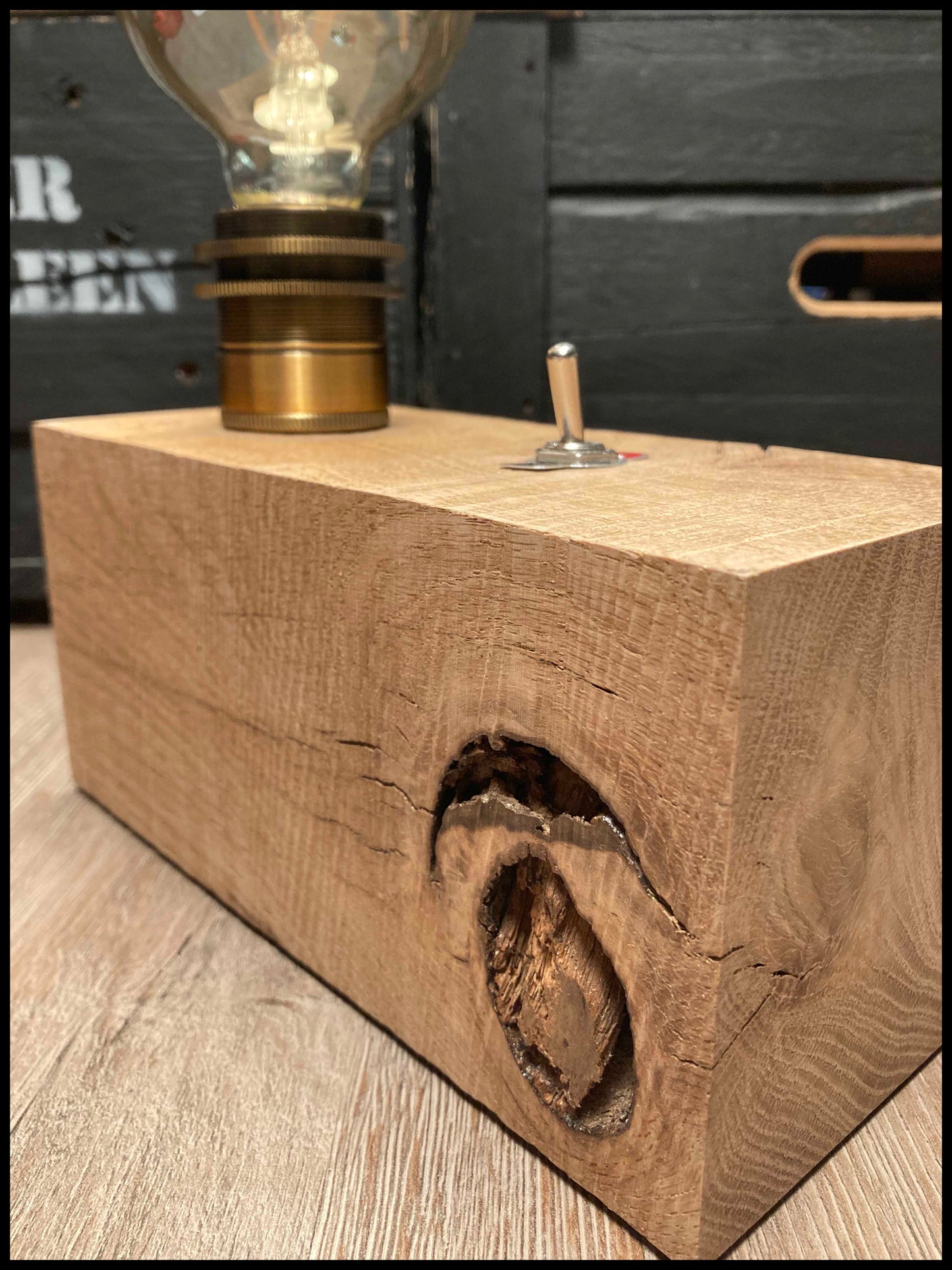 Industrial Edison lamp in solid oak and laburnum key: the Edison Beam with a key