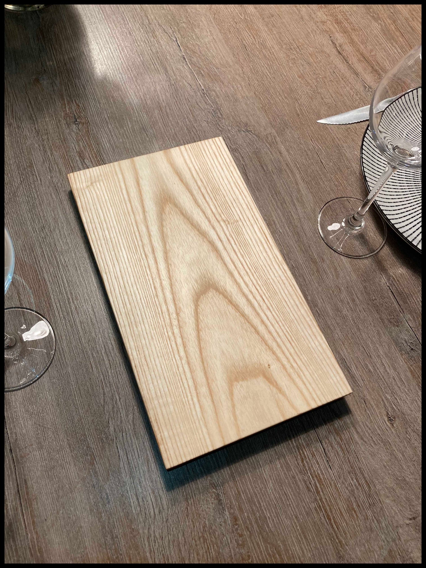 Solid ash wood cutting board: La Saucifrêne