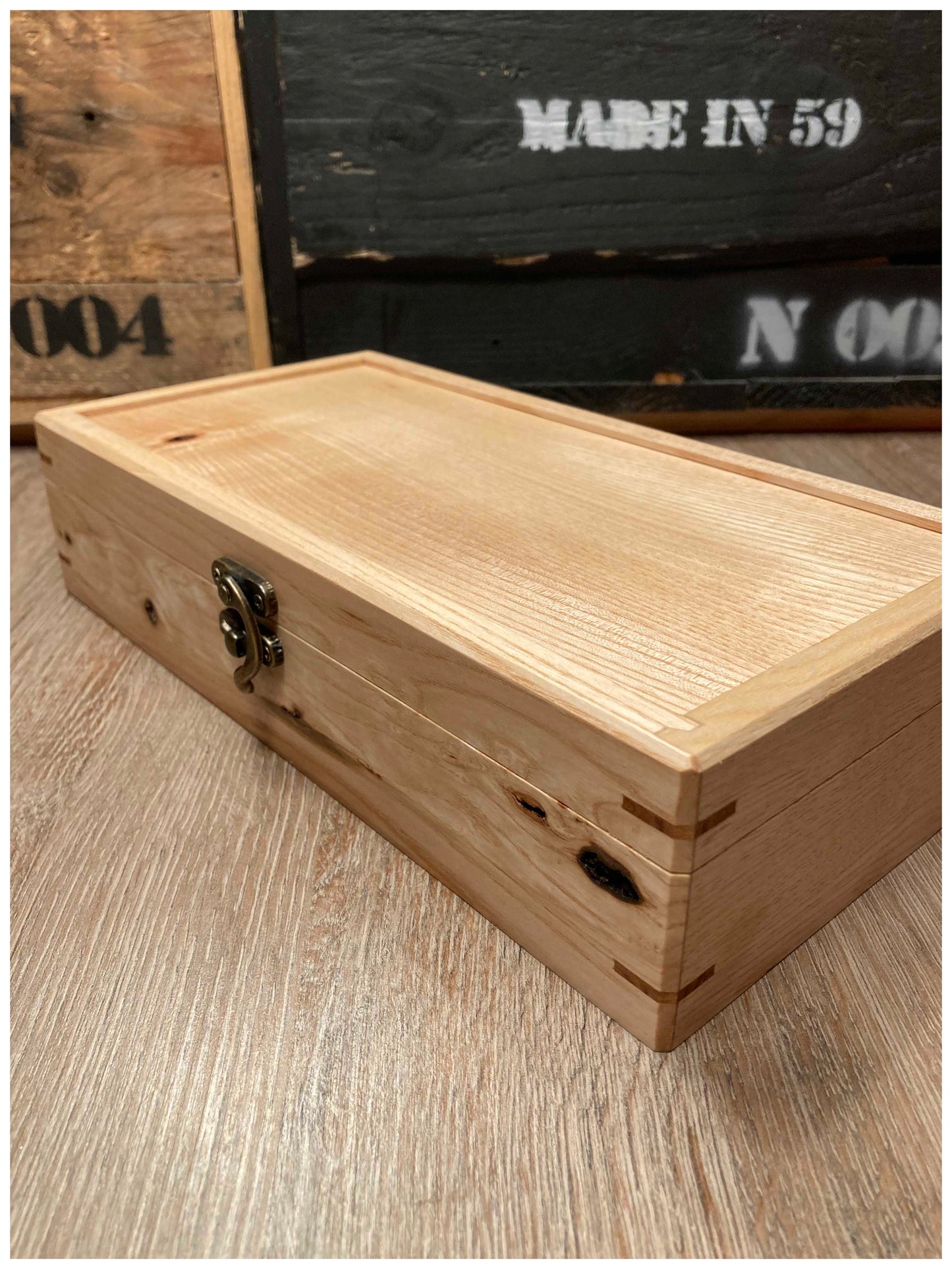 oîte à bijoux en frêne massif local, vue d’angle