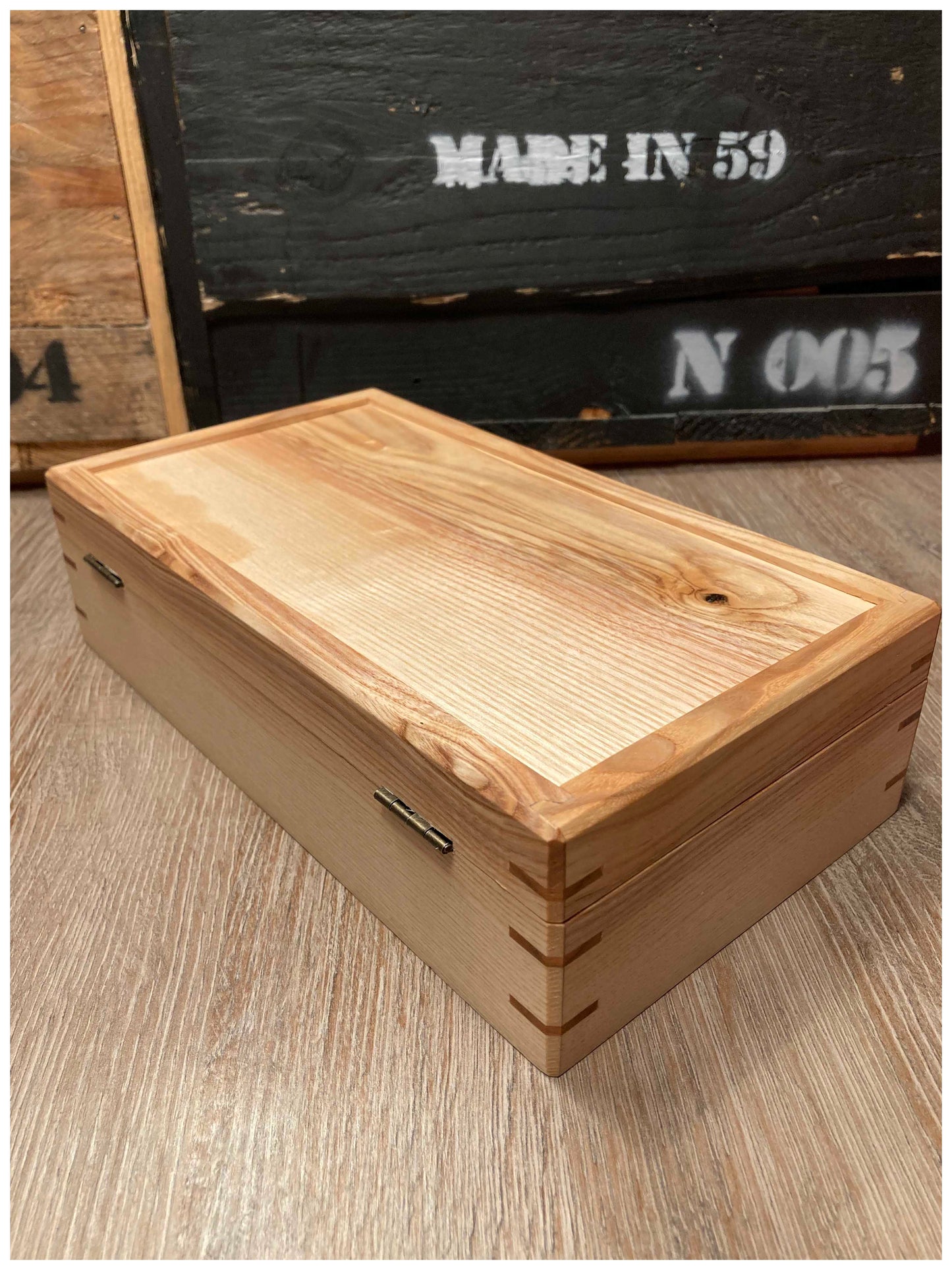 Boîte à bijoux en frêne local, vue du dessus