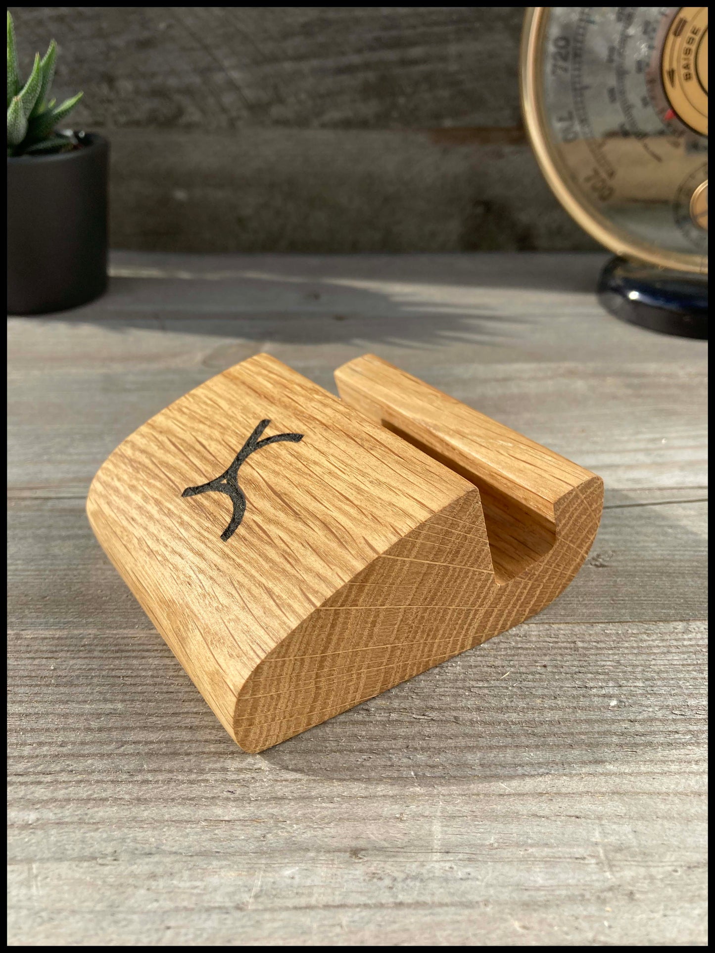 Telephone stand in solid oak wood: a Télénchêne