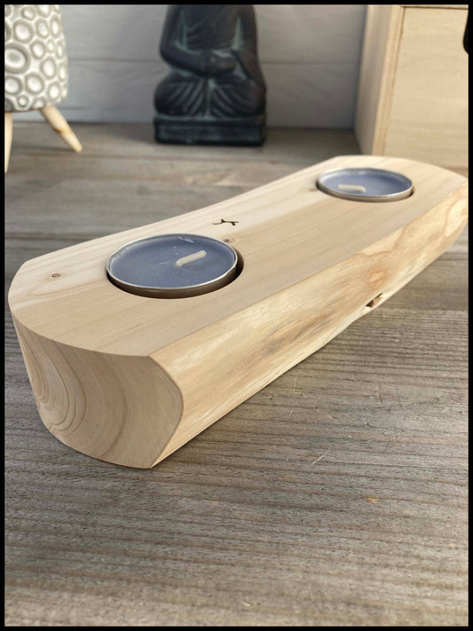 Candle holder in solid thuja wood: a double Thuya candle holder