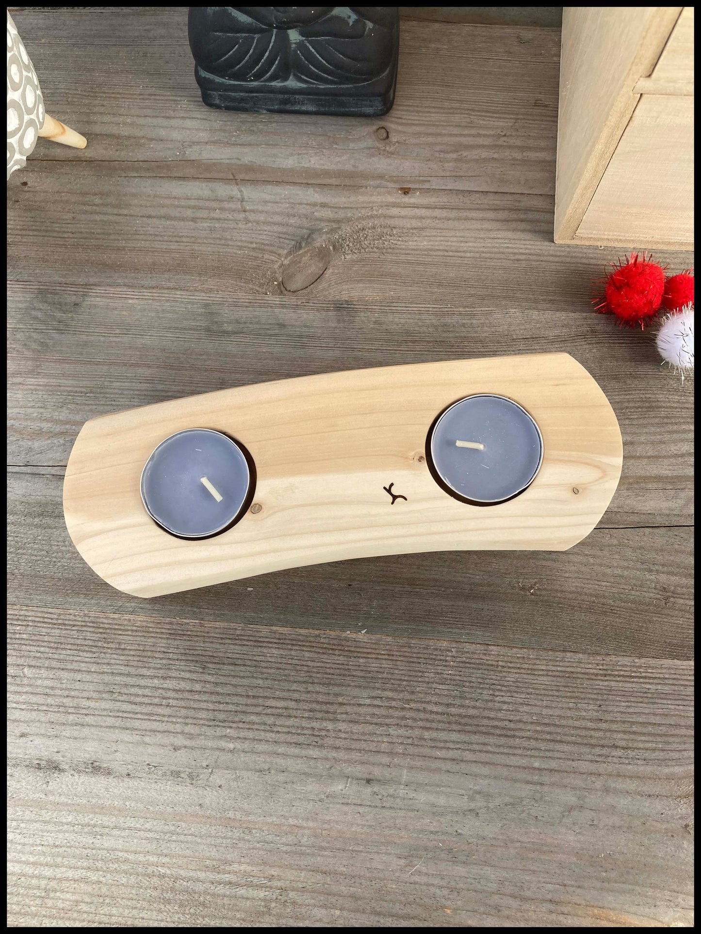 Candle holder in solid thuja wood: a double Thuya candle holder
