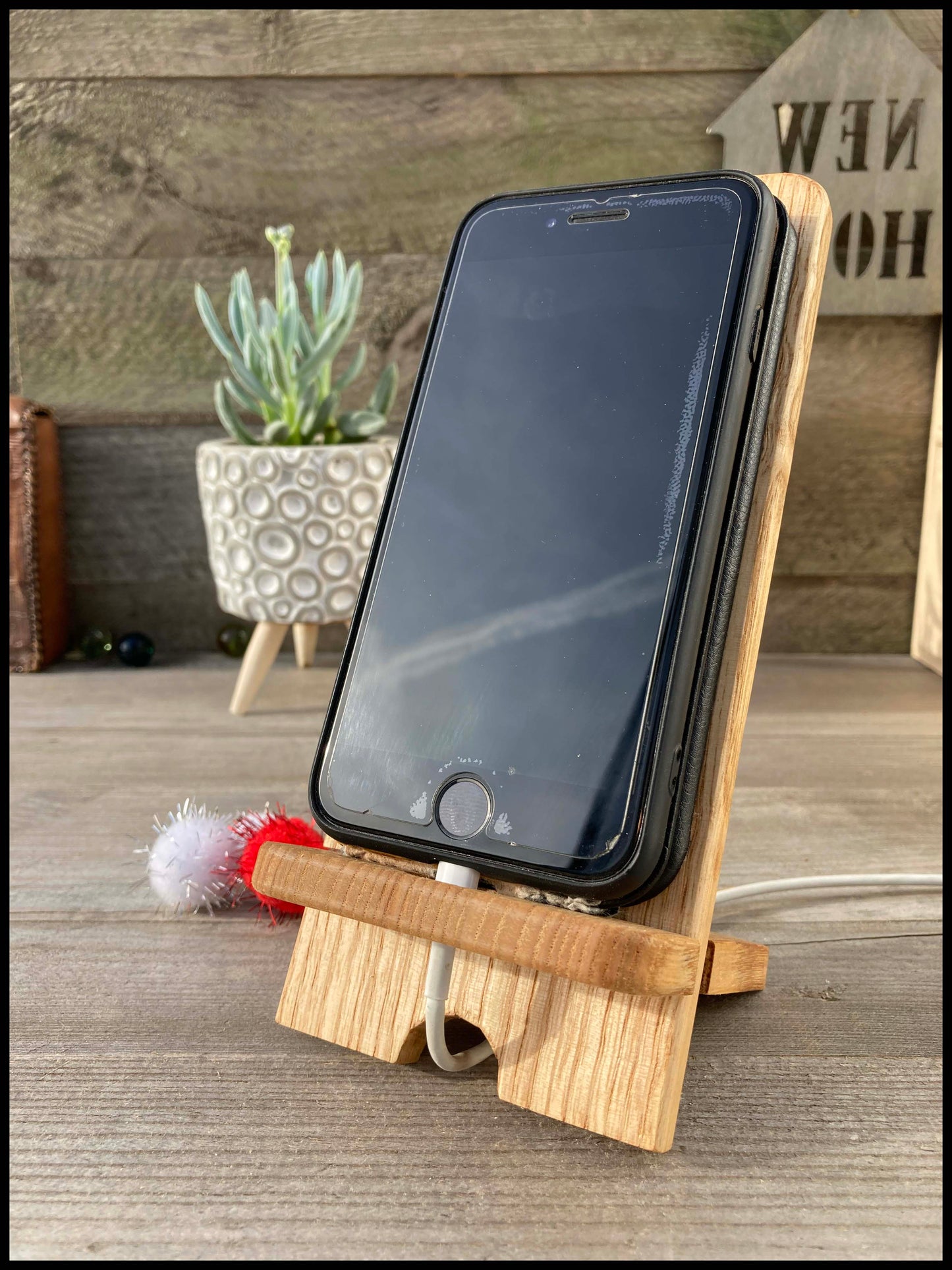 Support de téléphone démontable en bois massif de frêne personnalisable