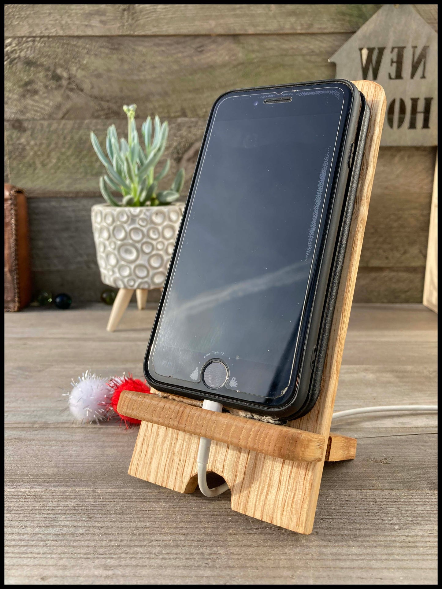 Support de téléphone démontable en bois massif de frêne: le Télenkit de frêne personnalisable