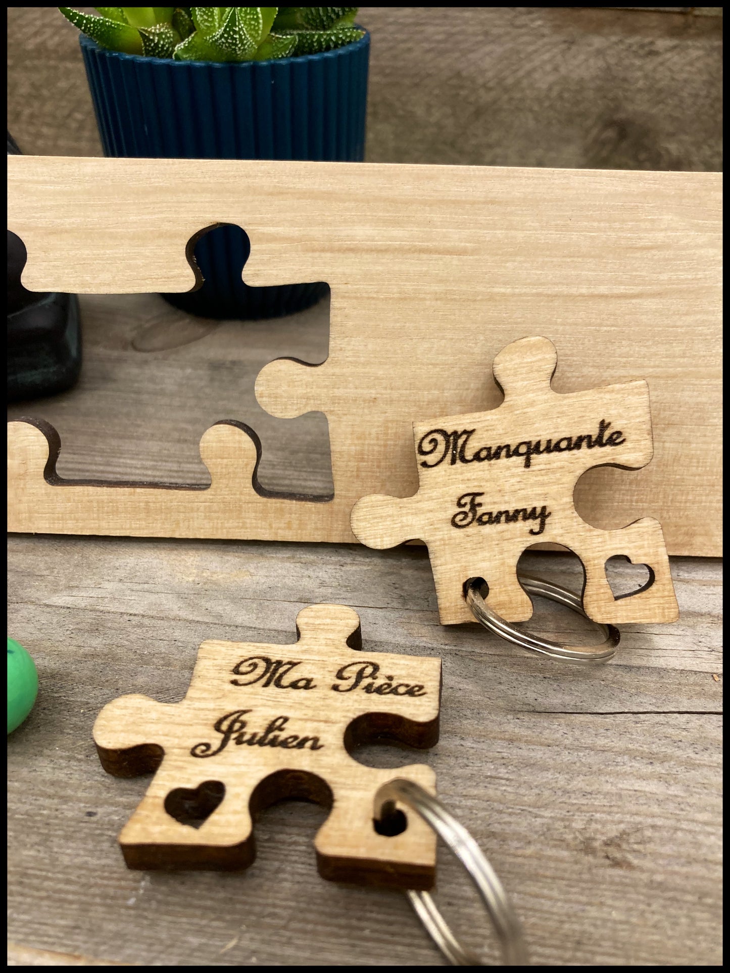 Charming solid wood double keyring: customizable charming puzzles